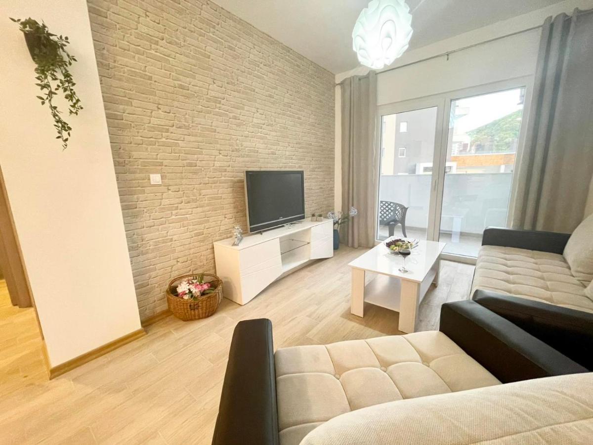 Olive Square Apartment Budva Bagian luar foto
