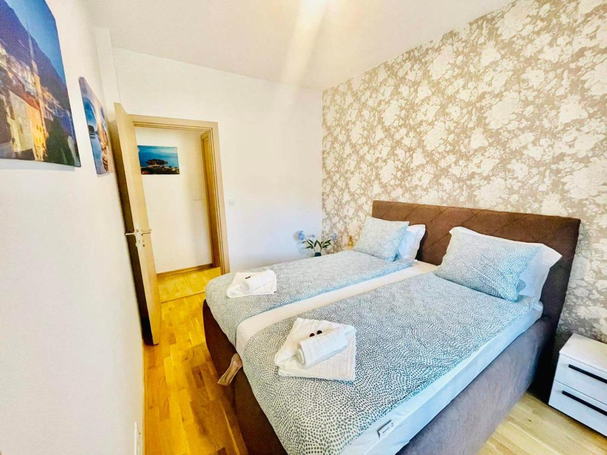 Olive Square Apartment Budva Bagian luar foto
