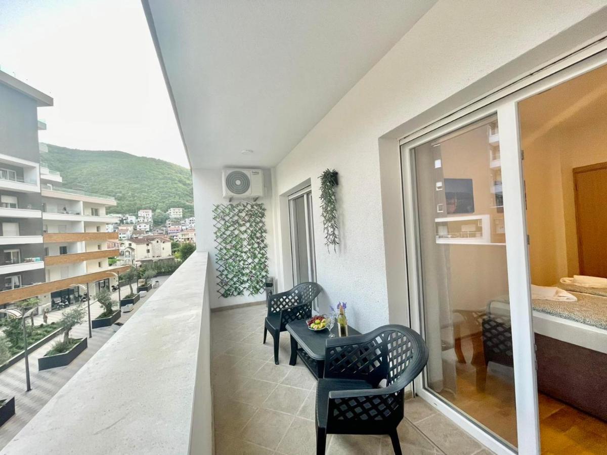Olive Square Apartment Budva Bagian luar foto