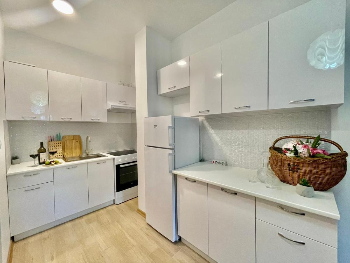 Olive Square Apartment Budva Bagian luar foto