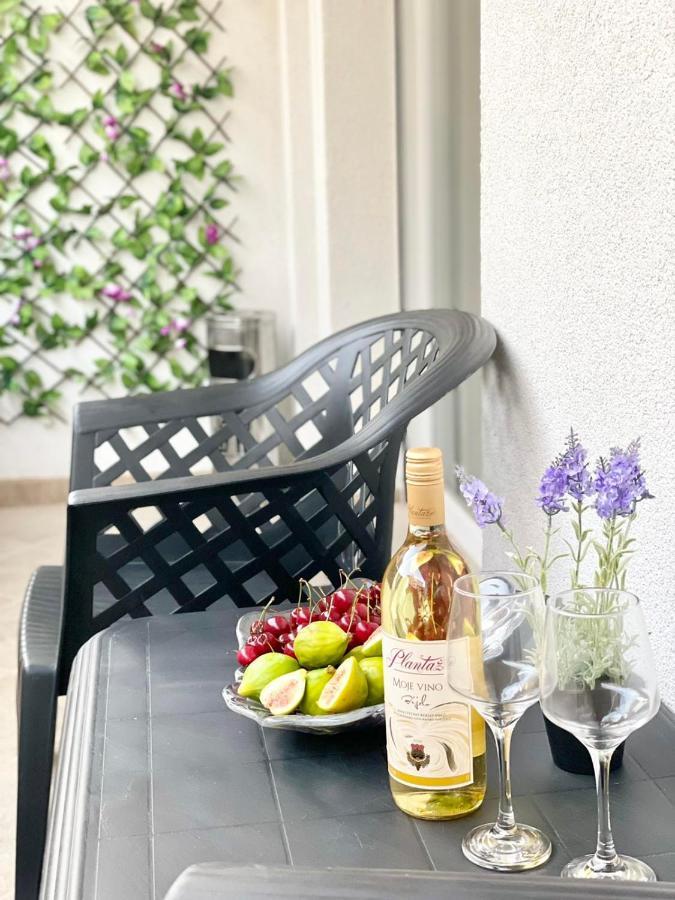 Olive Square Apartment Budva Bagian luar foto